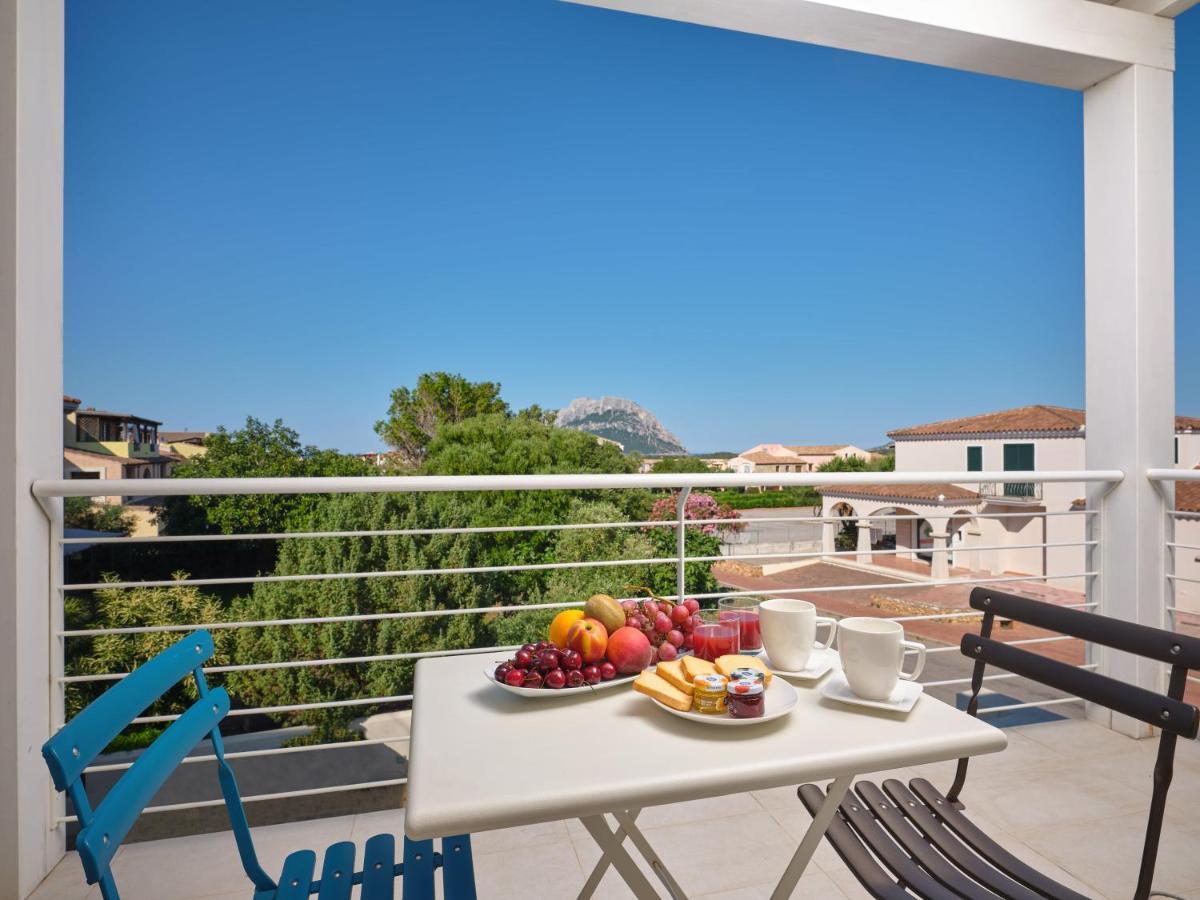 Felix Hotels - Hotel Residence Porto San Paolo Exterior foto