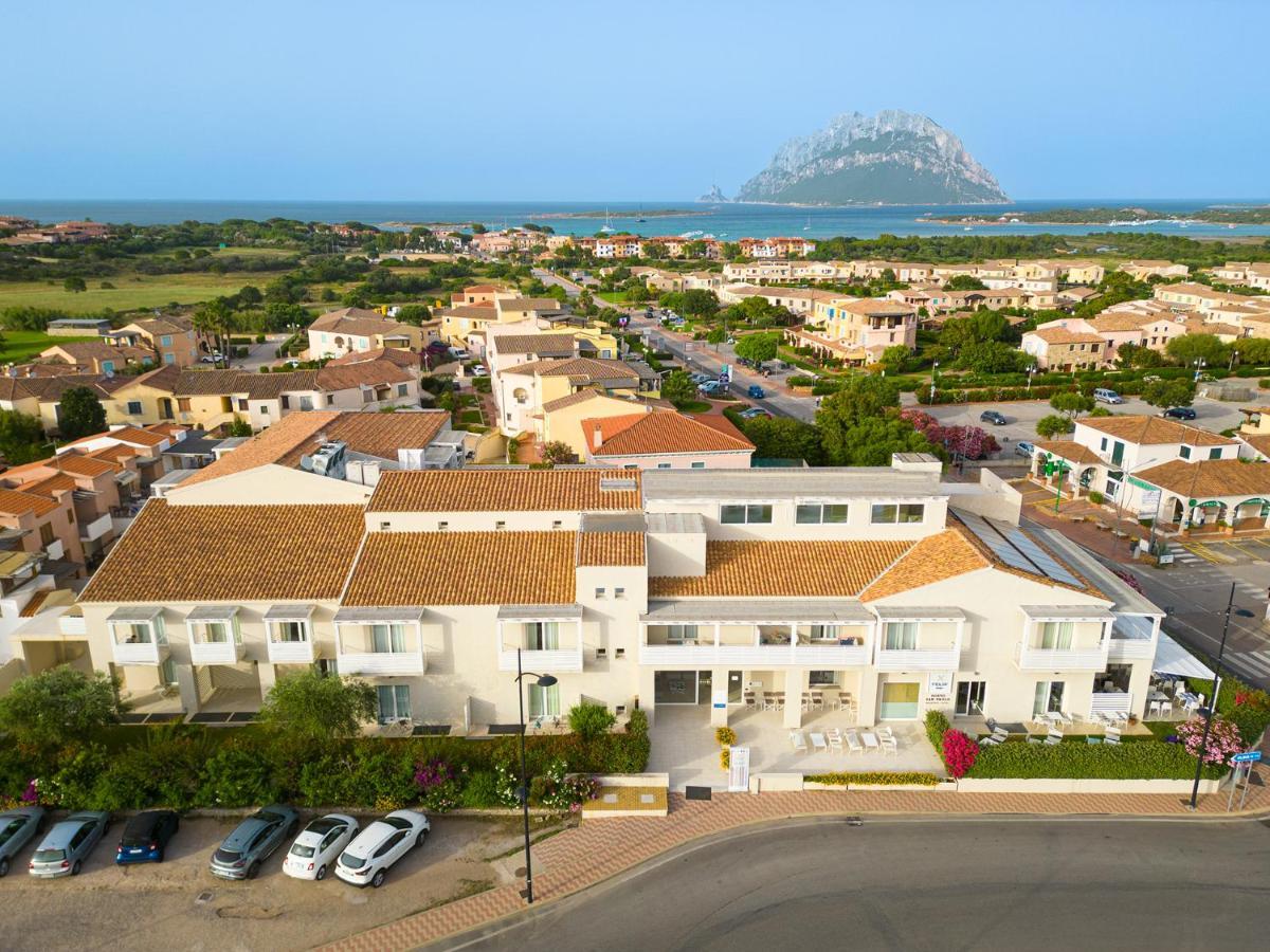 Felix Hotels - Hotel Residence Porto San Paolo Exterior foto